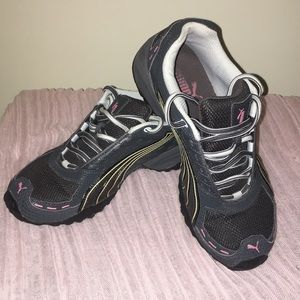 Puma grey +pink sneakers EUC